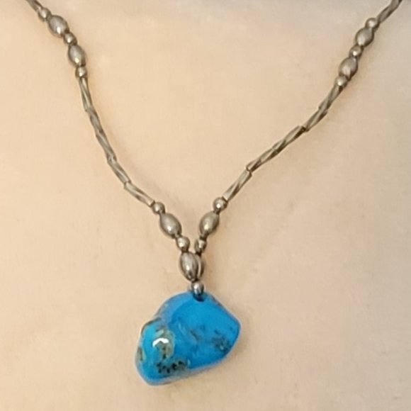 Rare vintage genuine large turquoise nugget with hole for making necklace. - Picture 3 of 8